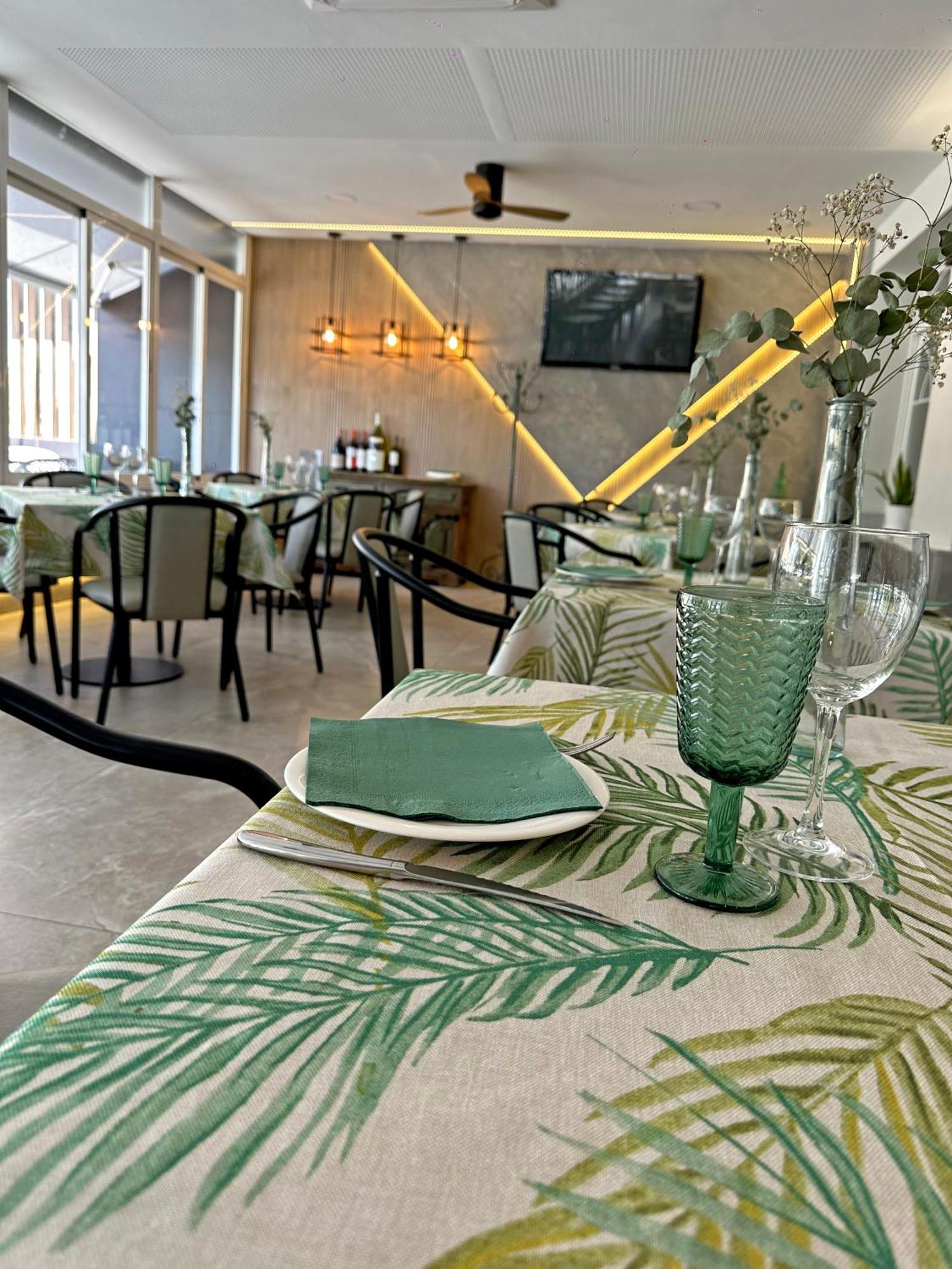 Hostal Restaurante El Cary Montemayor Exteriér fotografie
